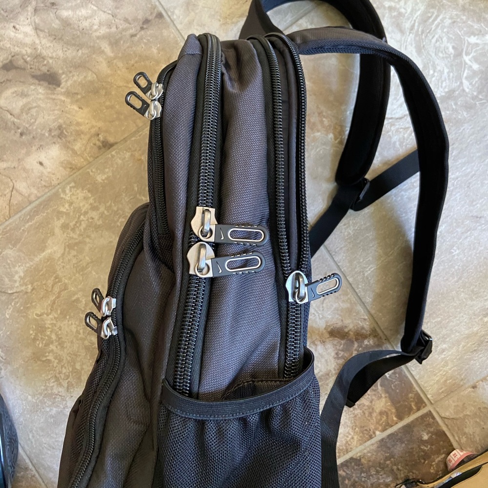 NWOT Trinity Golf Backpack - Picture 3 of 3